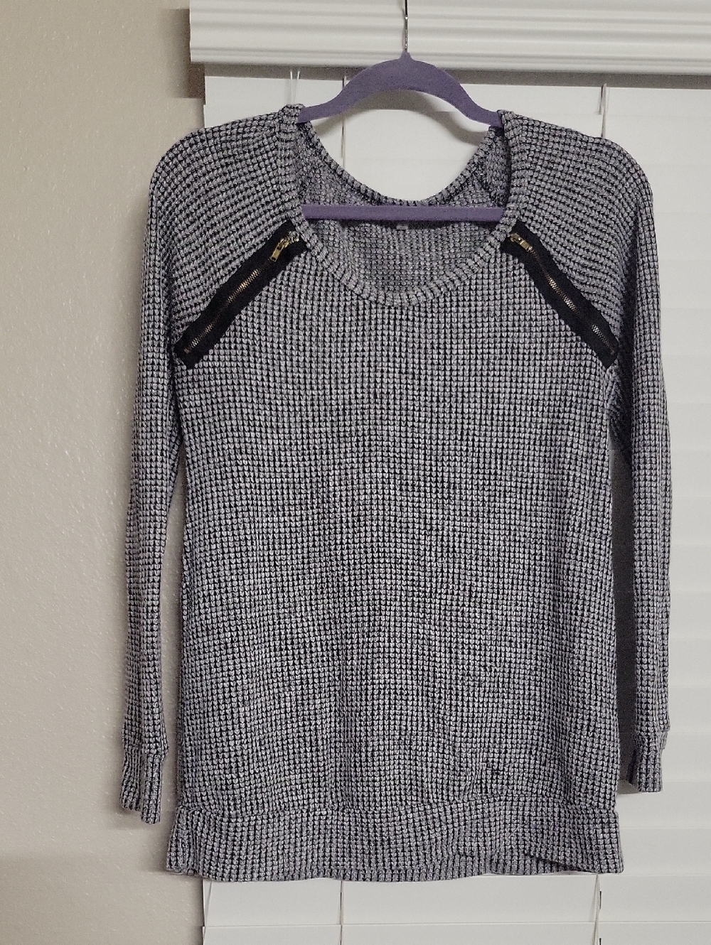 Charlotte Russe Black and White Textured Knit Top